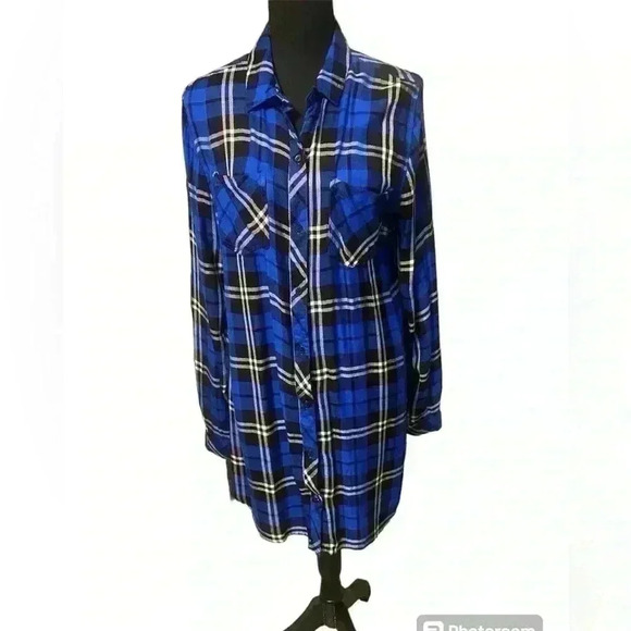 Est 1946 button down shirt in plaid in blue cream black with touches of silver - Picture 1 of 9